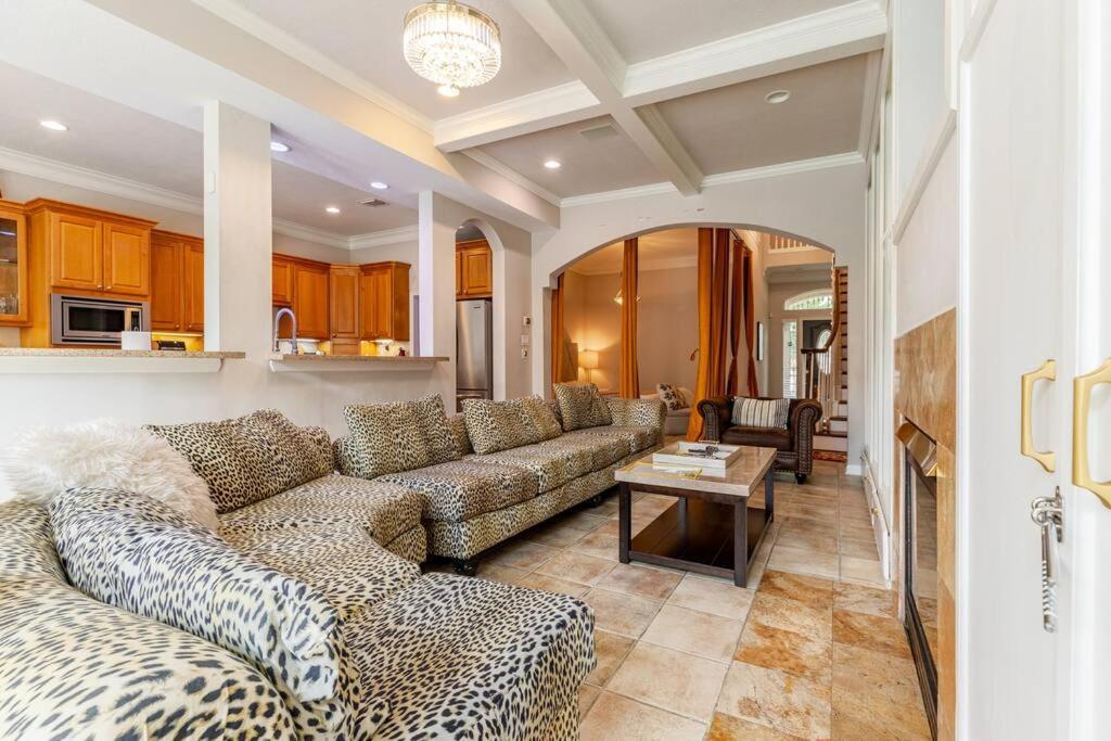 Insperit Home At Galleria With Heated Pool Spa Houston Exterior foto