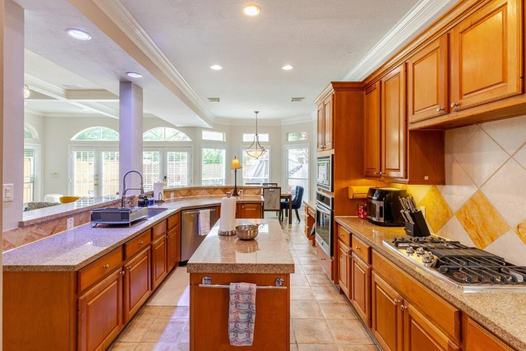 Insperit Home At Galleria With Heated Pool Spa Houston Exterior foto